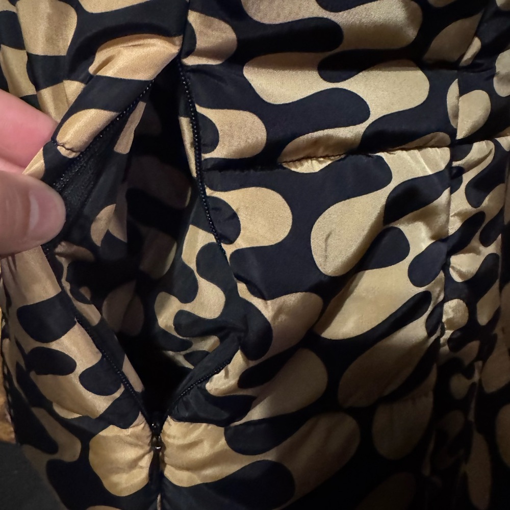 Debra C Beverly Hills Italian Designer Jacket Size 6 Gold & Black Geometric Prnt - Picture 9 of 13